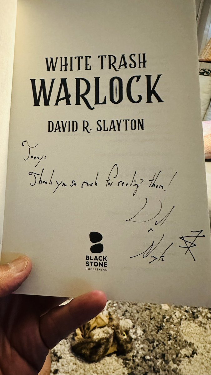 aantonyjames's tweet photo. @drslayton  signed all his books for me 🤗 https://t.co/DpNtSRxa5K