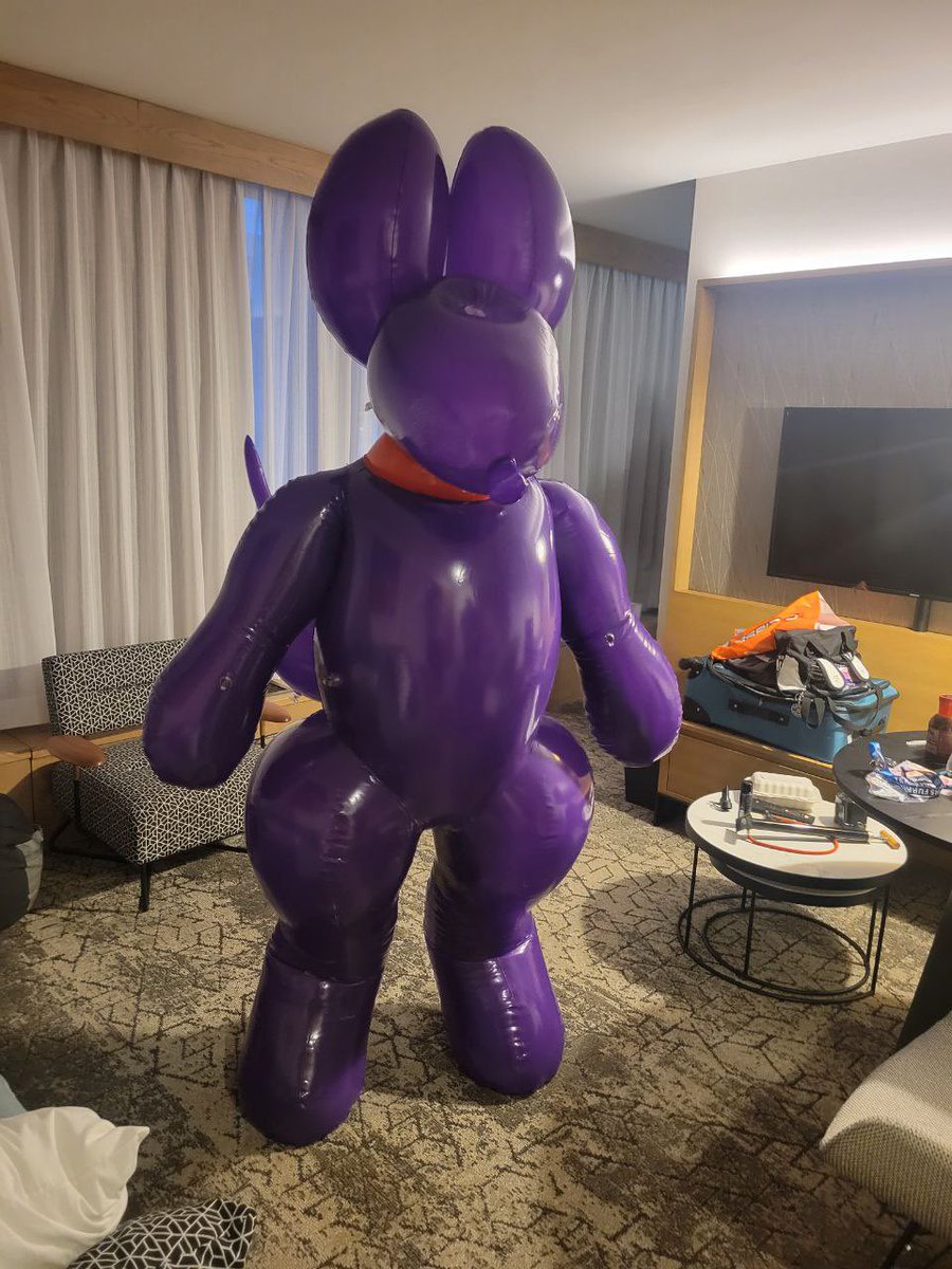 KhloePrower's tweet photo. I was finally able to take my Balloon Dog suit out for a ride! It was sooo very very fun and I really adored being able to be the inflatable squeaky toy that I always wanted to be!

Suit was made by @CandyCoatedPVC https://t.co/nBilufiVvJ