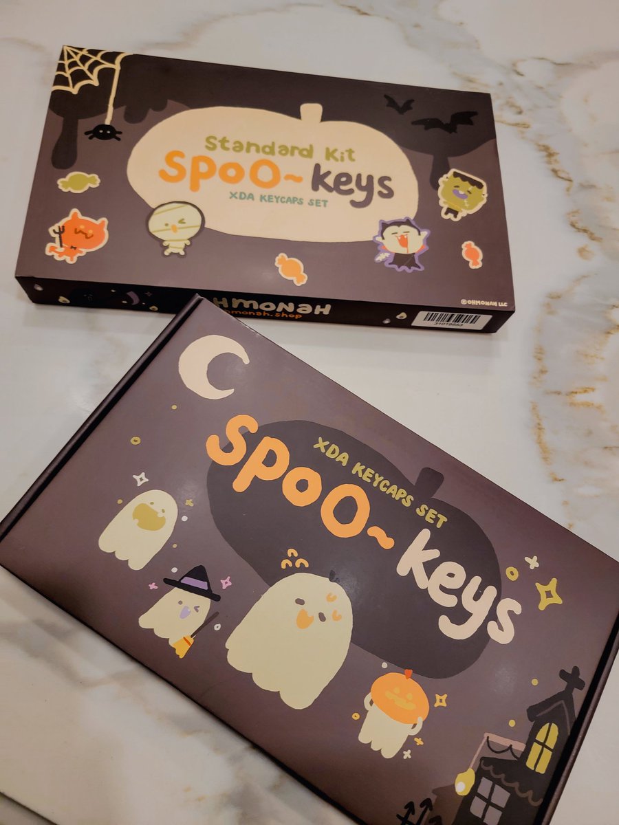 ohmonah's tweet photo. omg first samples came in for 👻🎃 keycaps. 

I LOVE THESE 🥺😭😭. 
going to do some small adjustments before final. 

Wondering if should do 👉👈👉👈
1. release preorder so people can get in time for halloween season
2. preorder opens during halloween season https://t.co/QjwQx4ynKw