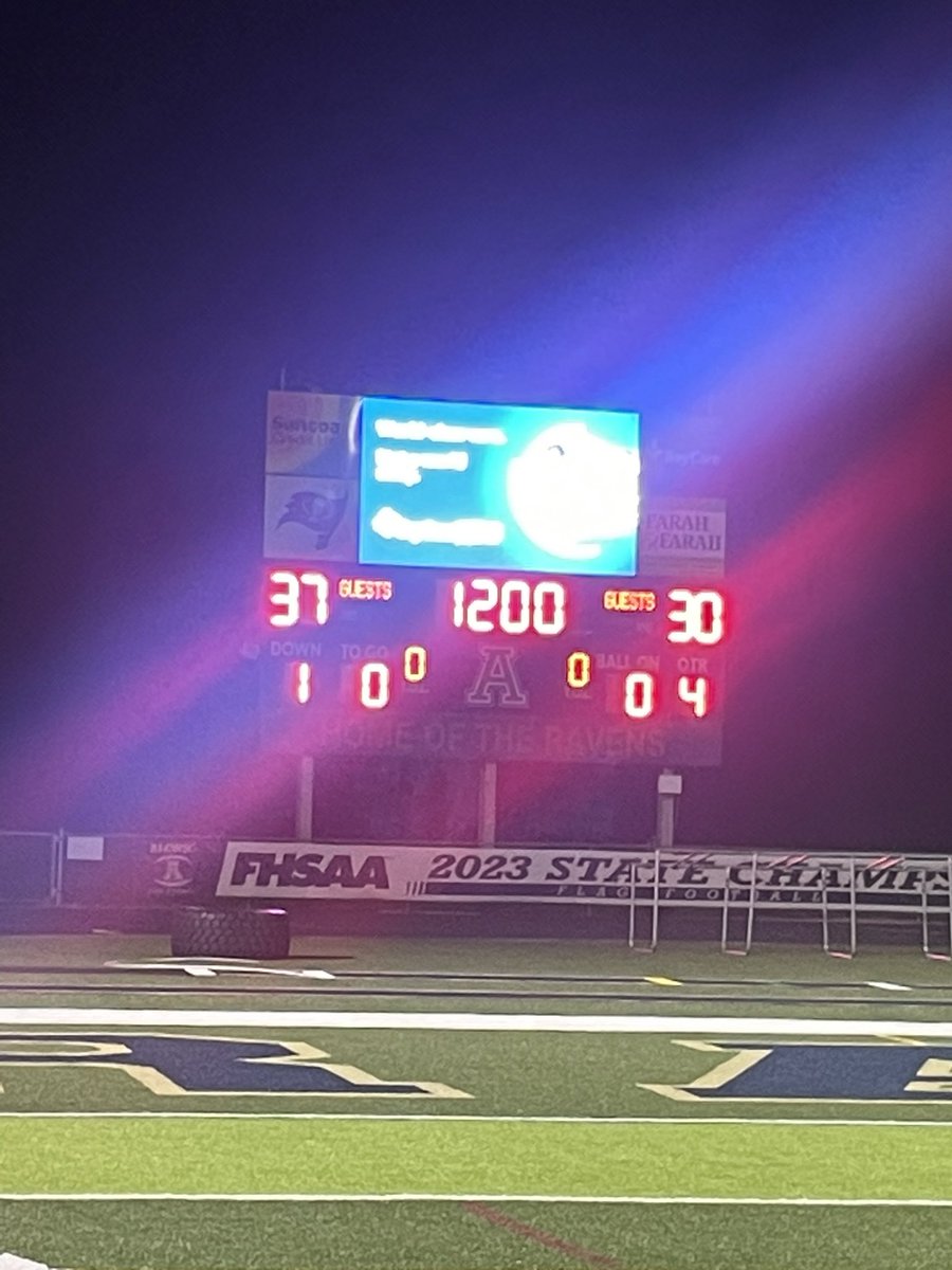 BCarnes3's tweet image. What a Win Tonight!!! Now it’s Time To Build off this. 1 Game at a Time!! And to make it Special Our QB Coach @Coach_Verdu Blessed us with his presence tonight. #FromPanthers #ToTigers #PHS🔴⚪️⚫️🐯 @UNIFootball  @PalmettoFBall @CoachSandersPHS