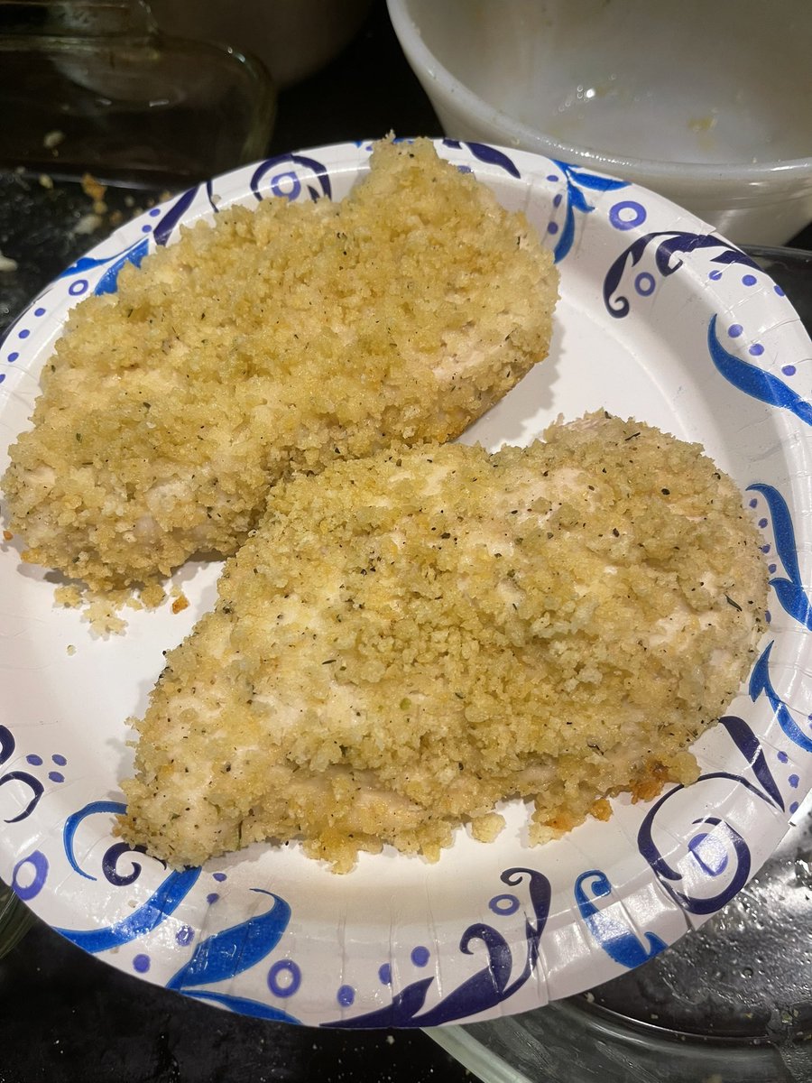 Memphismarkog's tweet image. Dinner tonight with just what we had in the fridge I ended up doing a Panko Parmesan crusted chicken breast with Italian bread and rice #makingdo #dinner #food
