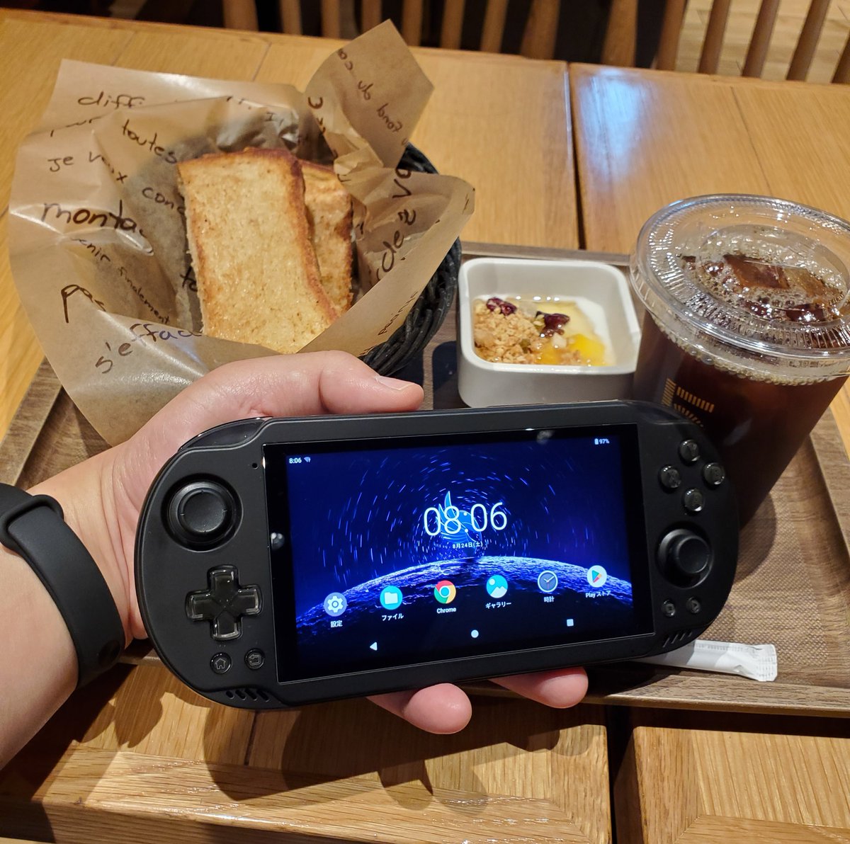 analogue_00zero's tweet photo. #odin2mini も朝のおともに。
久しぶりに写真撮ってみた。 https://t.co/u4ghgwhFEK