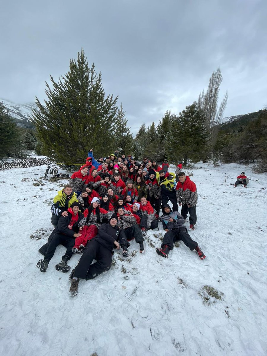 coincidir con ustedes fue increíble, gracias por hacerme pasar el mejor viaje de mi vida, Bariloche te vamos a extrañar♥️❄️