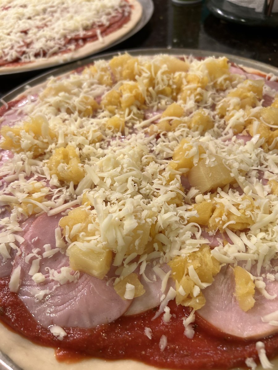 MTsteamboat's tweet image. Pizza, Pizza!!! 🍕 #mtsteamboat #mtladiescook #fromscratch