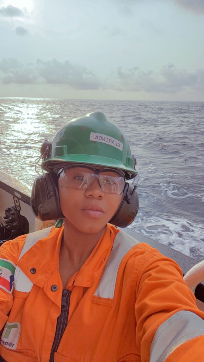 Eres un pionero en las olas, rompiendo barreras y trazando nuevos cursos. 
Tus habilidades y experiencias están navegando el camino para que otros te sigan. Recuerda, el océano no tiene límites  y tú tampoco deberías hacerlo. #HSEtrainee  #Offshore