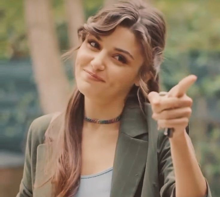 Buenos días, con mucho corazón.
❗TIENES UN LIBRO PARA RECOMENDARME Y LO SABES📚
🤓 Le leo en los comentarios
Y recuerda este martes 27 tenemos #RetoLuzEnLetras con la escritora invitada <a href="/ManuvalWriter/">Manuela Valerio</a>