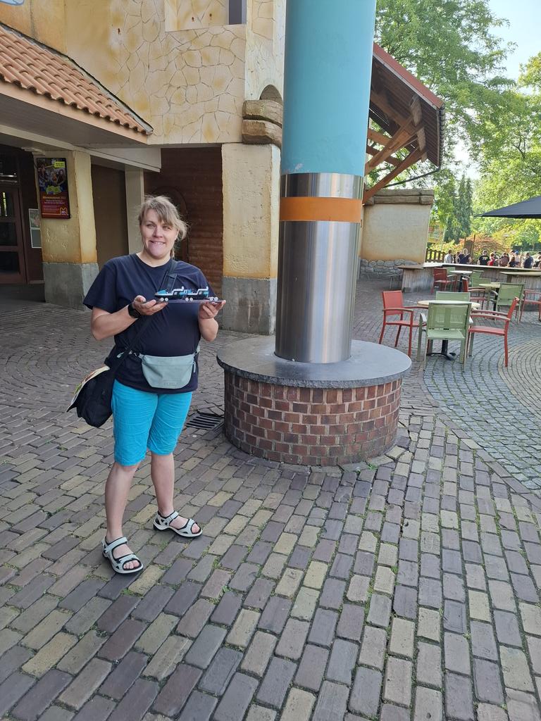 naomischouten1's tweet photo. Ik heb hem eindelijk de revolution schaalmodel ππ’ππ @Bobbejaanland #Bobbejaanland #revolutionfan https://t.co/3MeC6hDTlq