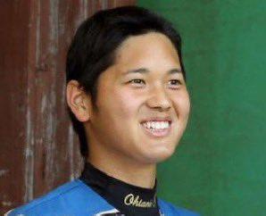 나의 대추(과일^^)돌이가 무럭무럭 자라 
40-40 man이 되심