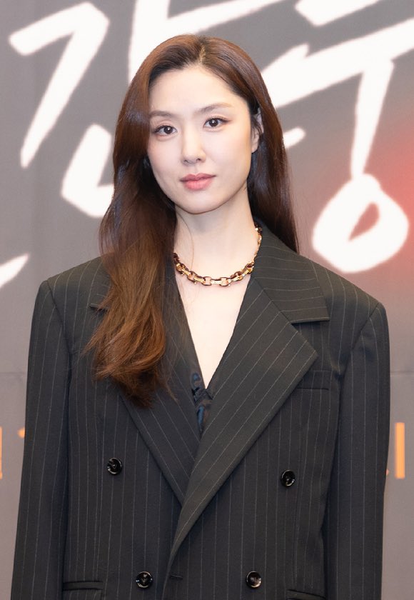kdramadaisy's tweet photo. #SeoJiHye reportedly to make a special appearance in #LoveNextDoor as Choi Seung hyo's ex girlfriend, Jang Taehee
#SeoJiHye and #JungHaein were previously working together in SBS drama #YeahThatsHowItIs in 2016
Source: https://t.co/Y9VTnRGuiT https://t.co/5z7WfLxG3l