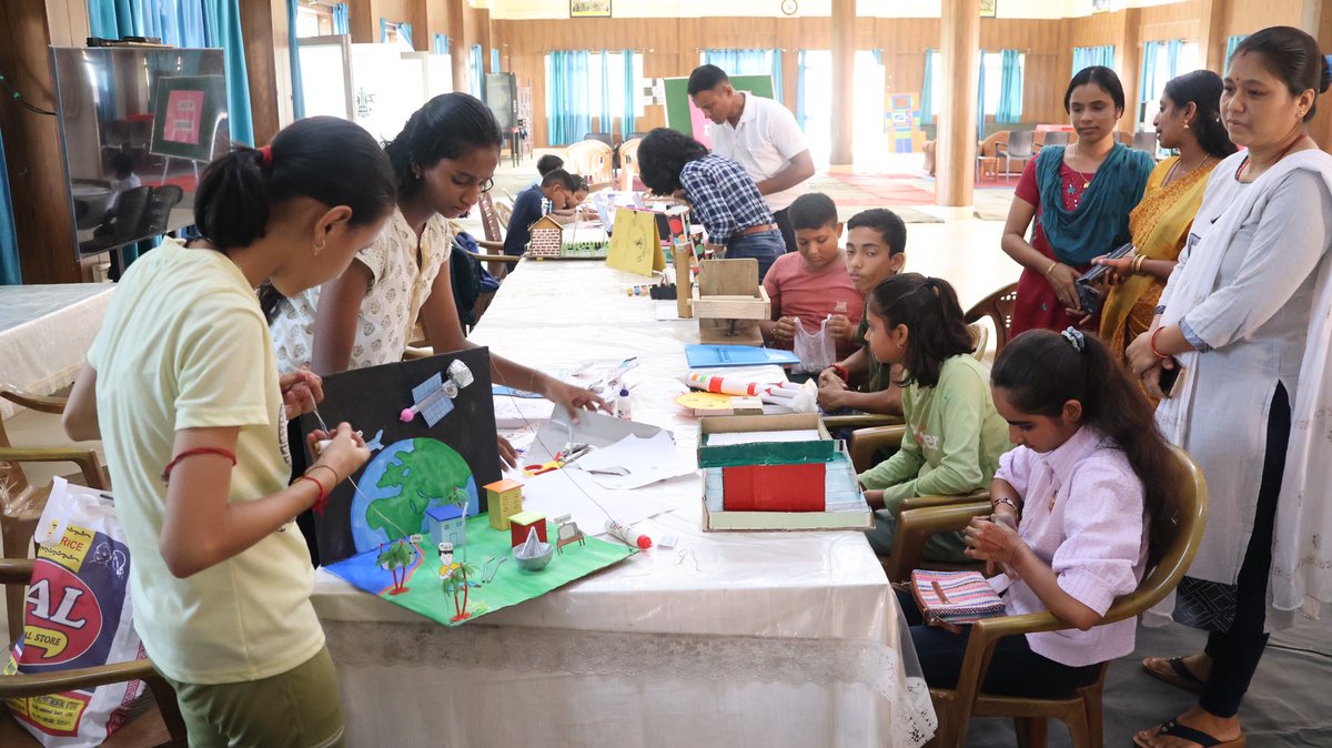 VajraCorps_IA's tweet photo. #WomenEmpowerment 
#NationBuilding 
#NurturingTalents 

#VajraCorps celebrated #AWWAWeek from 17-23 August by conducting series of lectures & competitions on informative & contemporary topics, medical & blood donation camps, Army Wives’ entrepreneurial exhibitions, felicitation of Veer Naris, etc. The week themed "Year of Technology Absorption," concluded with engaging performances by young kids in debate and fancy dress competitions.

@adgpi 
@westerncomd_IA 
@pro_defence 
@OfficialAwwa