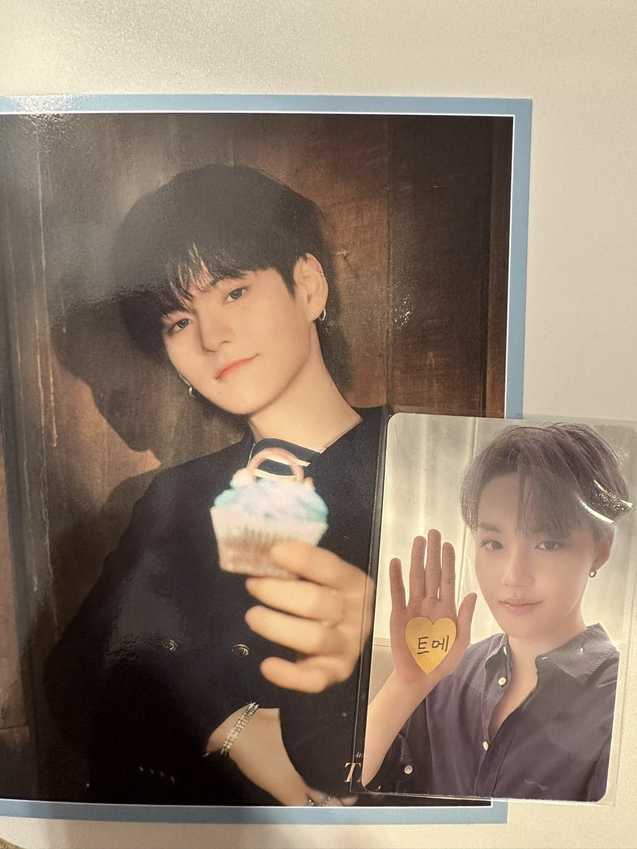 treasure 4th anniversary magazine 交換

譲)ヨシ　ドヨン

求) ジェヒョク（同種）

郵送or都内手渡し可能です^ ^
リプ、dmぜひぜひお気軽にお声掛けください🙇‍♀️
#Treasure交換