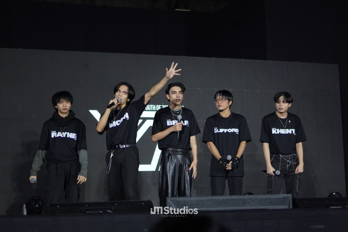 [📸] JAYEM Studios Photography

<YO7> 

📍I'm An IDOL: ASTER DEBUT SHOWCASE in SM North EDSA, Sky Dome 20240823

Presented by: 
<a href="/asterisk_ph/">AsterisK Entertainment</a>

#IMANIDOL #ASTER #YO7
#ASTERIMANIDOLDEBUTSHOWCASE 
<a href="/_asterofc/">ASTER</a>