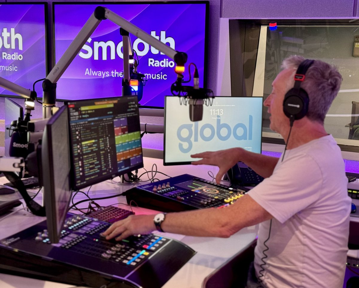 The first of three Smooth Breakfast shows over the Bank Holiday weekend and yes I do talk with my hands 🙂 🎼🩷