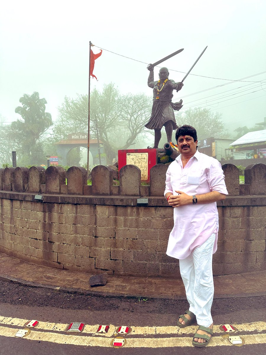 देवदर्शन, दुर्गदर्शन, महाराष्ट्र दर्शन।             श्री ज्योतिबा शिव जी का अलौकिक मन्दिर, छत्रपति शिवाजी महाराज के अतिविश्वस्त नरनाहर श्री बाजी प्रभु देशपांडे जी की भव्य प्रतिमा पनहालगढ़ दुर्ग। वर्षा ऋतु में महाराष्ट्र के नैसर्गिक सौंदर्य का वर्णन शब्दों में नहीं किया जा सकता,