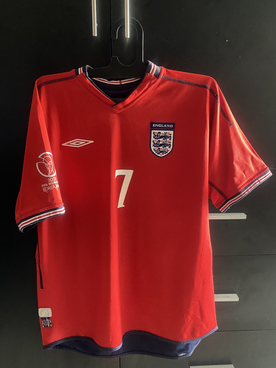 itsme__J's tweet photo. WTS Jersey England 2002 Reverse
Name Set David Beckham

Size XL
Excellent Condition!

600k (negotiable)
Free Ongkir untuk Kota Bandung
@Jerseyforum 
#jersey4sale https://t.co/Yv5ChBNPYD