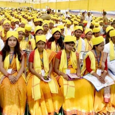 AllPharmd's tweet photo. Black gown and cap will no longer be acceptable in convocation ceremonies of educational institutions in India? The Health Ministry asked central hospitals to wear Indian clothes instead of black gowns and caps in the convocation ceremony. https://t.co/ec6sAc71PQ