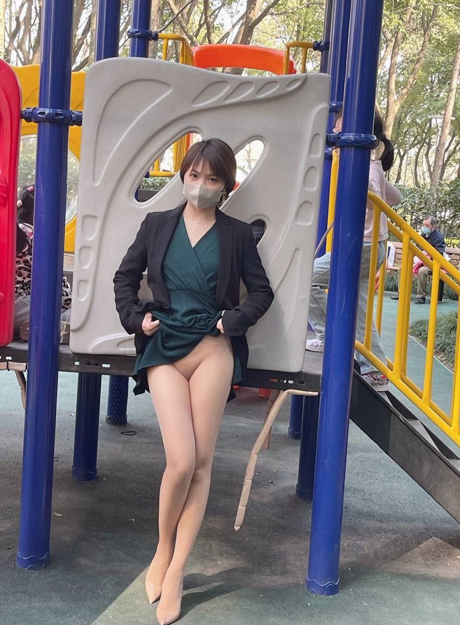 户外 露出 