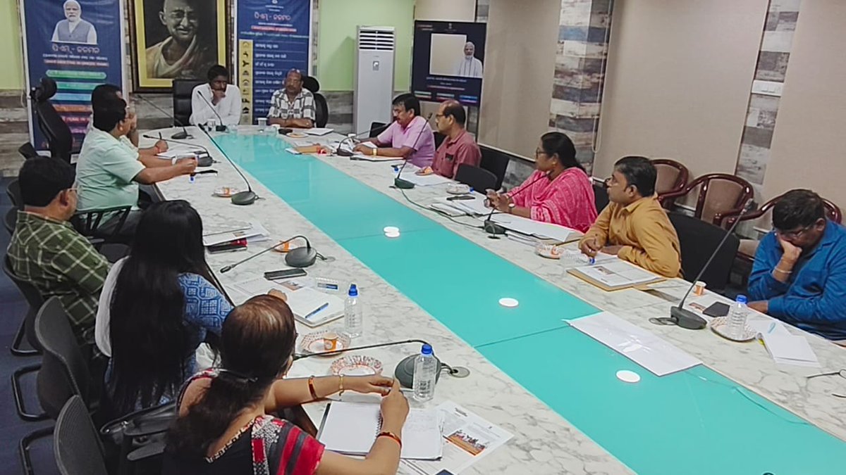 DwoGanjam's tweet photo. District level Inaugural meeting on IEC campaign and beneficiaries saturation camps, presided by Collector Ganjam in presence of  ADM (Gen) cum Dist Nodal Officer, all Dist level officers,Line department officers and Block level officers (Patrapur)  on 23.8.2024. https://t.co/gQH6VVpiRq