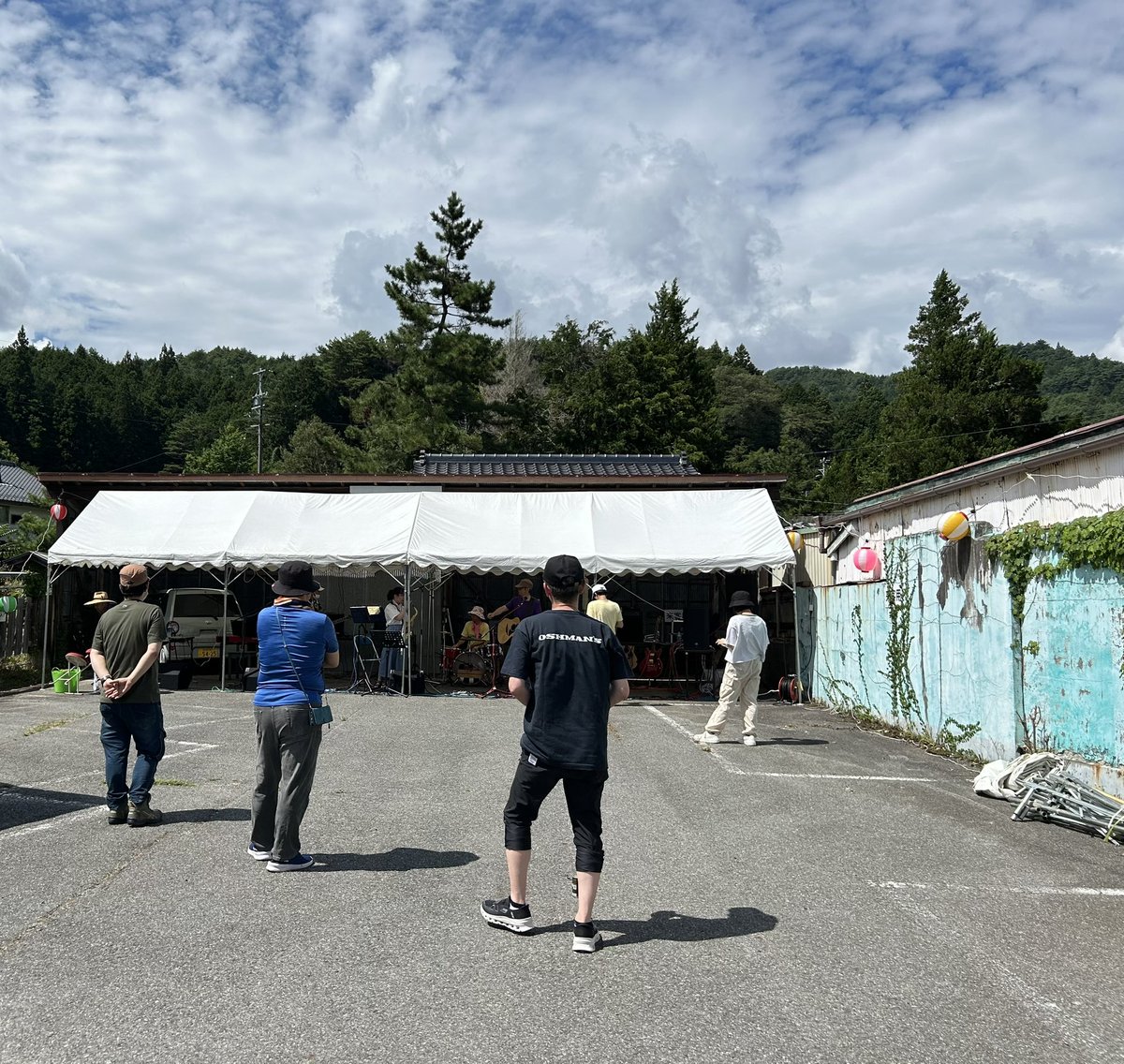 TAKARAYAanan's tweet photo. 音出しリハーサル
始まりました

熱いぜ

#新野高原盆踊り
#新野の盆踊り
#うら盆
#うら盆の裏フェス
#うら盆フェス2024
#OurLastSummer https://t.co/i2USIXFcxd