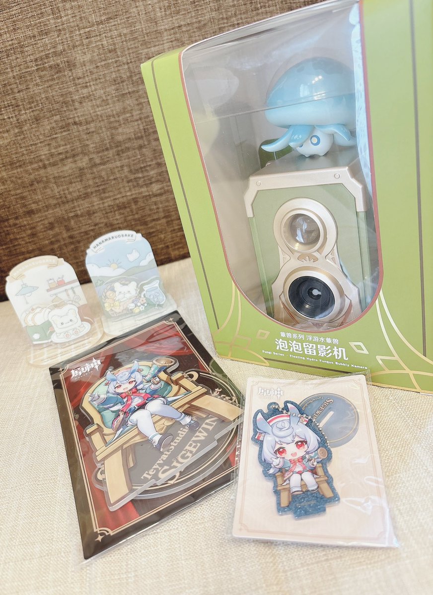 ミラクルサイン会!行ってきました!座った瞬間先生が「前回もいらしてましたよね…!」と話しかけてくださり…前回と同じ2人組で行ったから覚えやすかったんだと思うけど、misato先生相変わらずお優しいすぎて…🫶😭

シグウィンちゃんアクスタとポコポコビーニーのカメラも買えて最高の1日でした🌸 