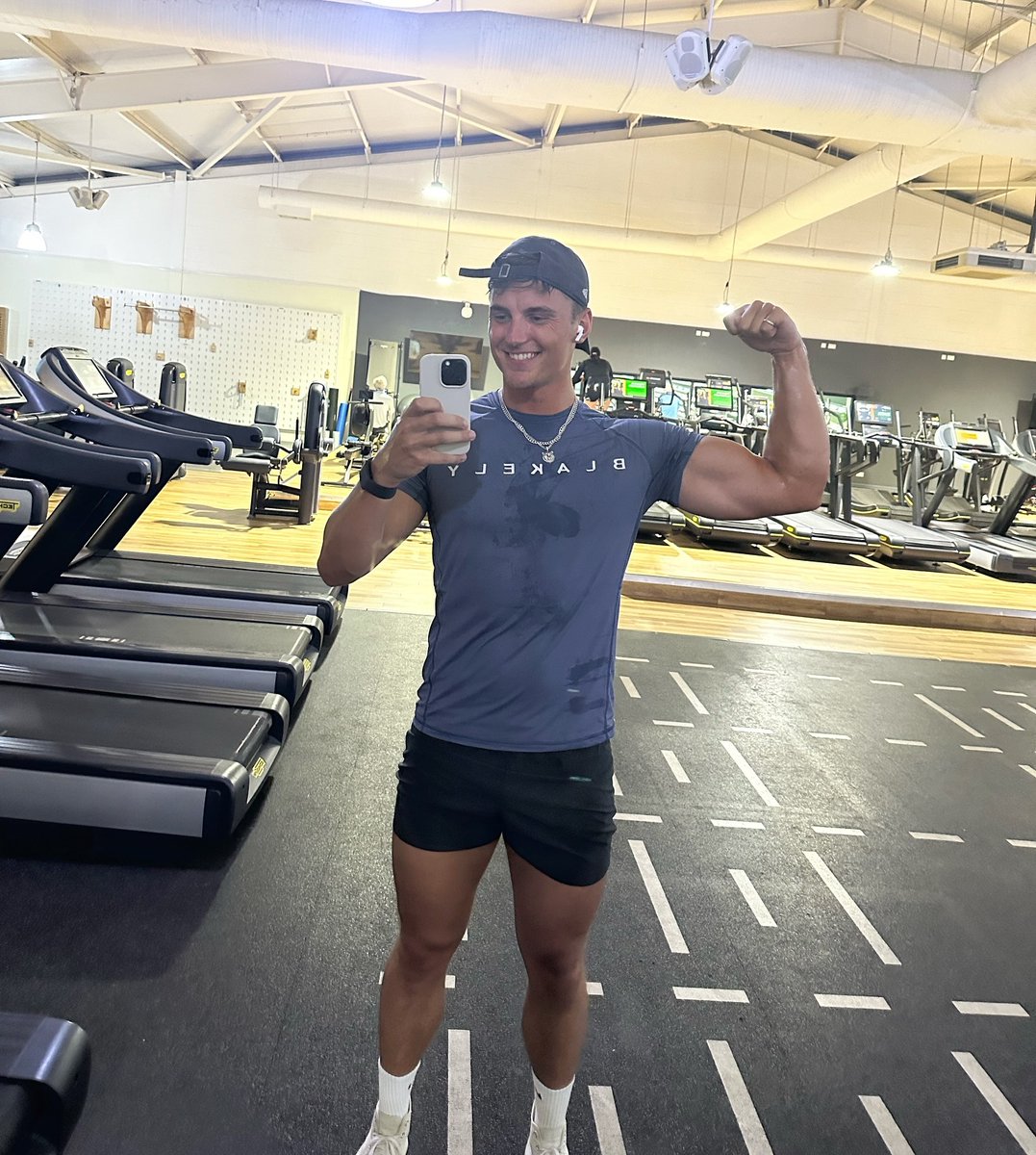 Asher4ester's tweet image. 💪