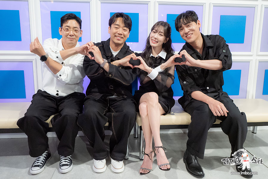 ayohelloitsMini's tweet photo. I have never thought that tiffany's friendship would be growing from the acting industry as well. she's been friends and adored by so many idols and entertainer/broadcaster especially her juniors, and now she's around bigger circle after debuted in dramas and join a chicago🥹 https://t.co/qwMEqoRP9c