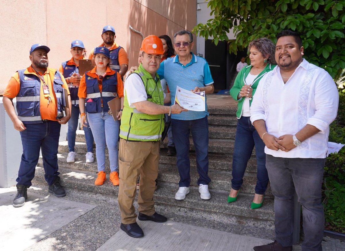 HéctorAprezaPatrón tweet media