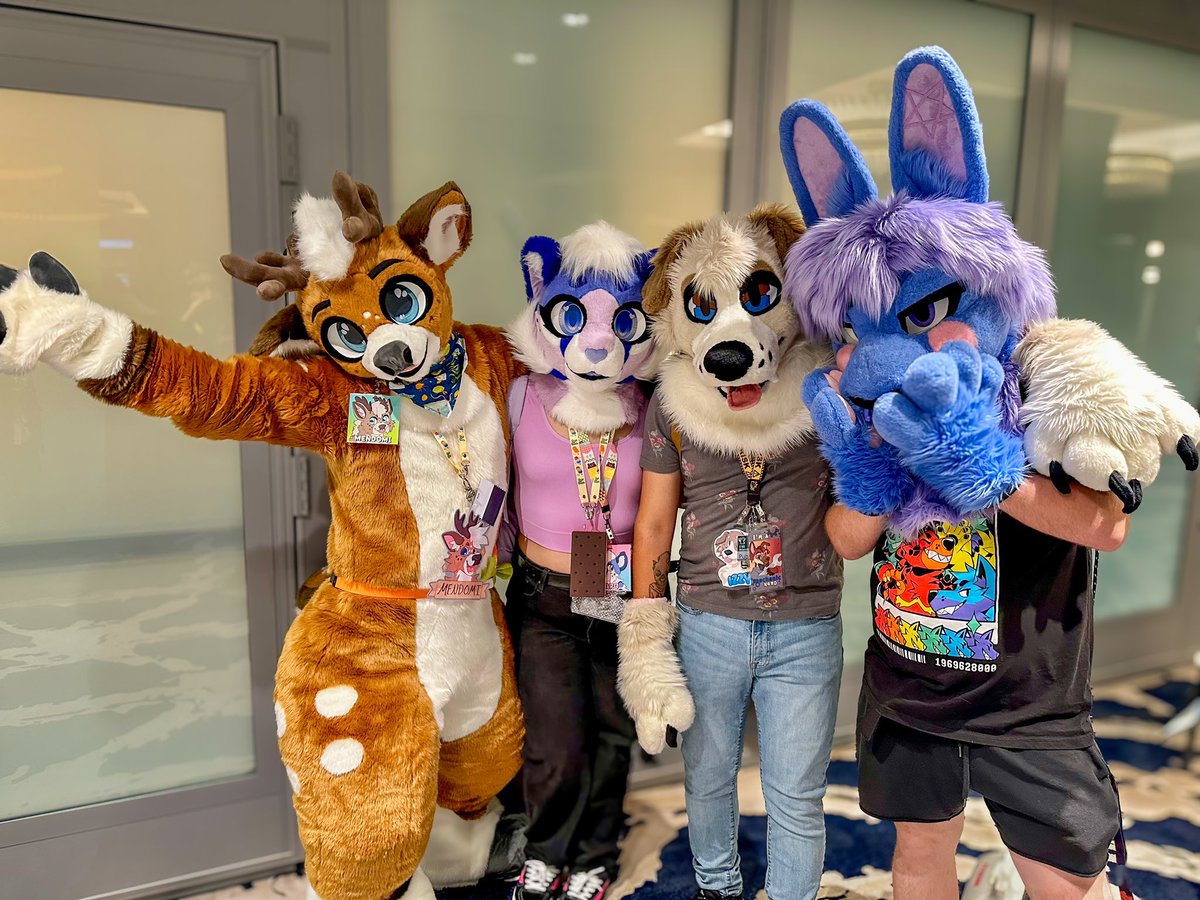 #TFS2024 was awesome!!!
Still have time for #fursuitFriday!