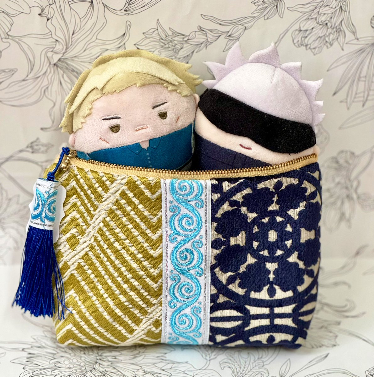 ふらふら買い物してたらふわたちを連れ出すのにいいのでは？という7️⃣5️⃣ちゃんカラーなポーチを見つけたのでお迎え。モロッコの布なんですって。こういう柄がね…大好物なんです😇