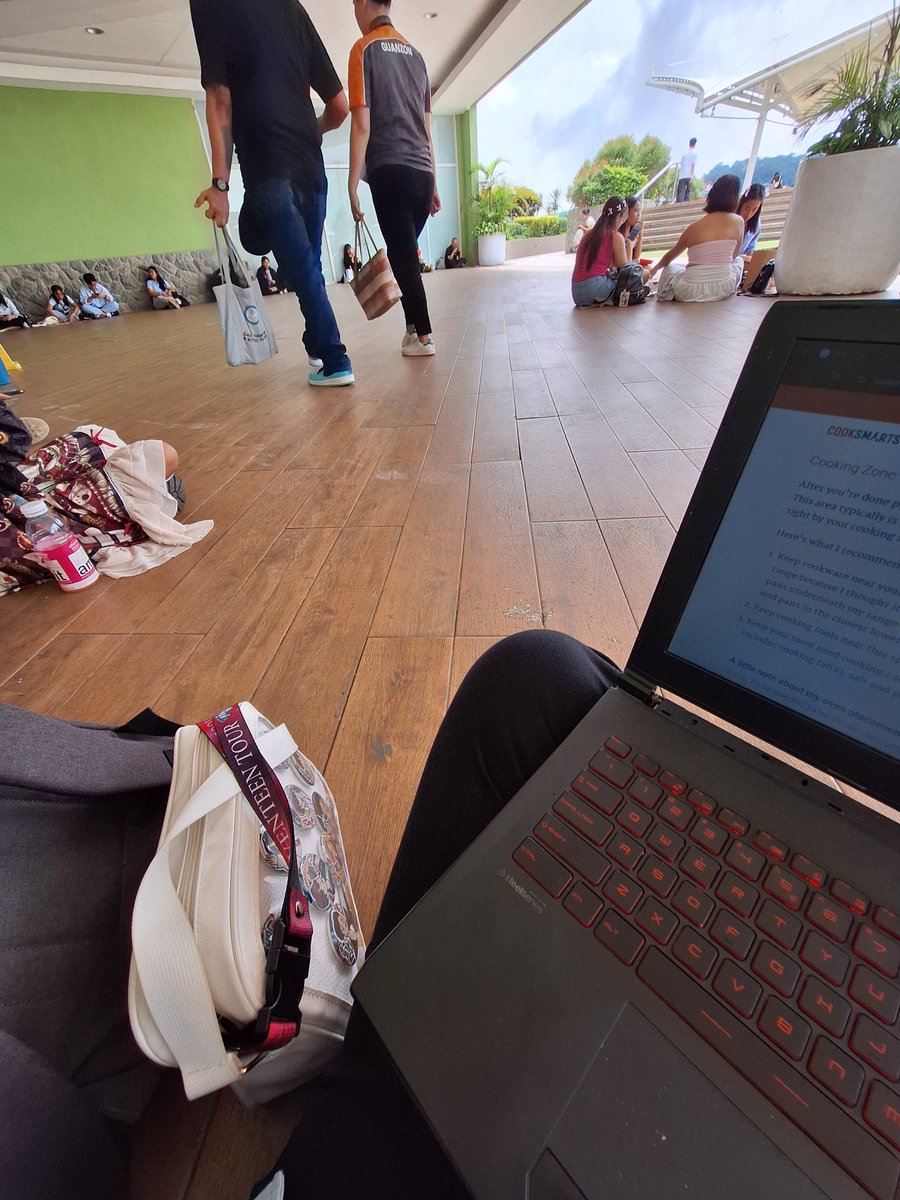 nayudraws's tweet photo. Work while waiting for the line to start forming for Seventeen Follow Again block screening at SM Baguio~ 😅 Here's my OOTD too~ sticker freebie pag namatay na laptop ko~ xD https://t.co/X16zf6rPdF