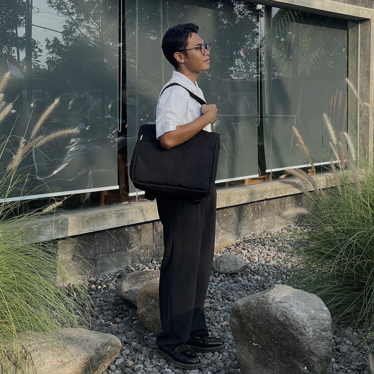 colonystudio_'s tweet image. Carry it with a bag that complements your style. Ready to take on the day✨

Dengan desain yang simpel namun elegan, tas ini cocok untuk berbagai aktivitasmu, dari buat kerja sampai hangout bareng temen!

#multifunctionalbag #taskuliah #taskerja #totebag #backpack #hailey