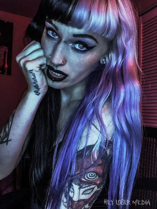 Do you think I&rsquo;m pretty? ✨ #sammiebeare #vampire #alternative #goth https://t.co/Ic8hDdJU9z<a href="/tag/sammiebeare"class="tags">#sammiebeare</a><a href="/tag/vampire"class="tags">#vampire</a><a href="/tag/goth"class="tags"><span>#goth</span></a><a href="/tag/alternative"class="tags"><span>#alternative</span></a>
