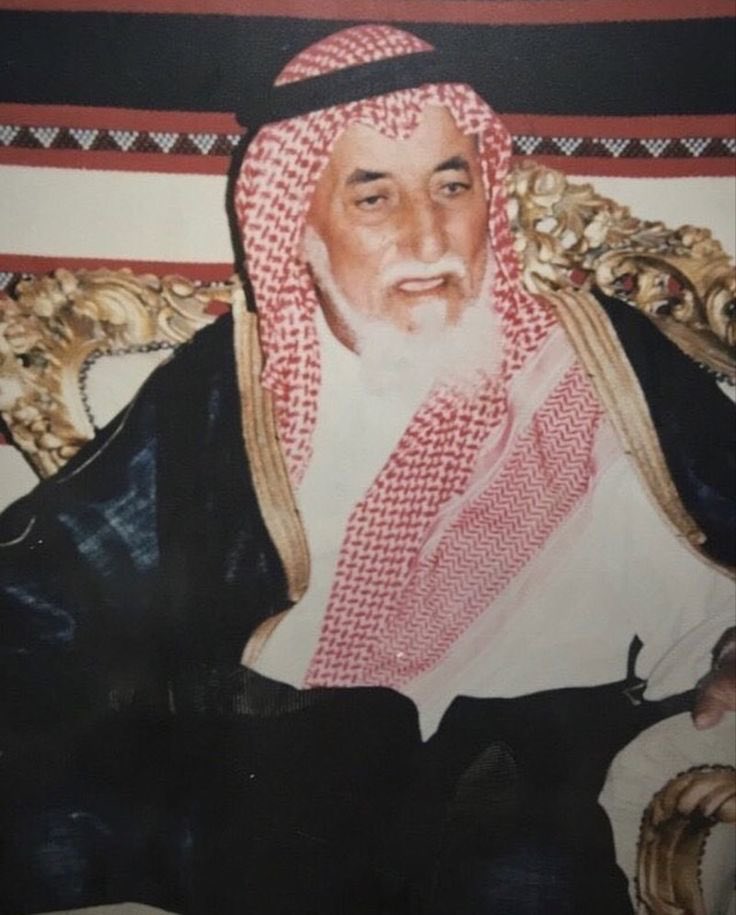 فلاح فارس البصمان
ولد في الكويت 1/7/1932

تلقى تعليماً أولياً، وعمل في التجارة و عُيّن أميراً للحدود الشمالية.و معروفاً بصلاحه وعقله وحكمته،ومرجعاً للناس في حل مشاكلهم،وله أعمال خيرية داخل وخارج الكويت

ابناءه: فارس، مطارد، عبد الرحمن، صالح وعبد الرزاق.وأسس مسجد البصمان سنة 1965