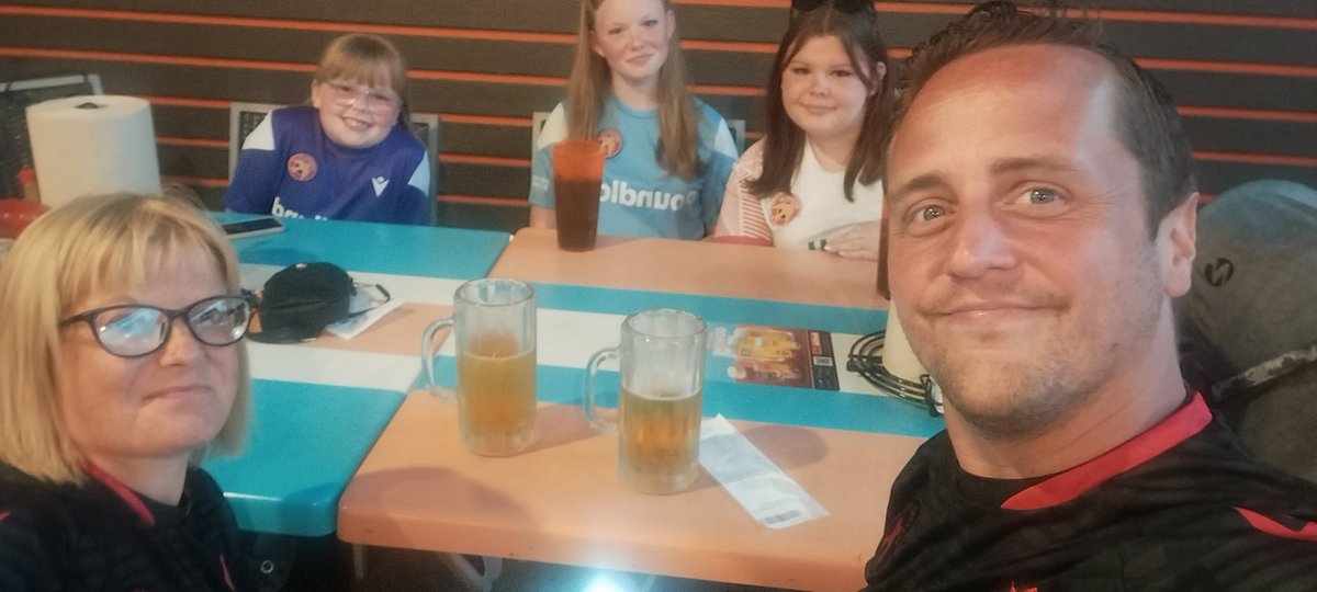 StephenWiles11's tweet photo. Cheering the lads on from Orlando @WFCOfficial come on you saddlers https://t.co/LvHMtVeKte