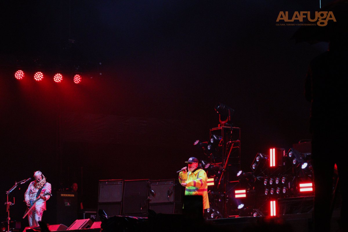 Alafugatv's tweet photo. LIMP BIZKIT dio un show increíble digno del Estéreo Picnic 😎✨
No olvides ver nuestro video en YT para ver un poquito más de este artista: https://t.co/gD7ZyVr2kx
#limpbizkit #EstéreoPicnic #colombia #datealafuga #festival https://t.co/dG4c72ADsz