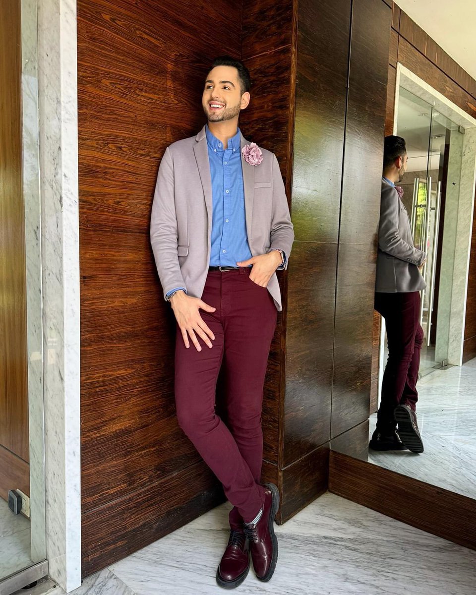 marioluna31's tweet photo. Nunca apartes a Dios de tu vida, así tengas mil problemas. ✨🤍✝️
.
.
.
.
Mi look de hoy:
🩶Camisa y pantalón @elasturianomty 
🩶Pin de flor @lafolklorika 
.
.
.
.
#Dios #diosesamor #MarioLuna #tgif #viernes #menstyle #stylefashion #style #ootdfashion #ootdmenstyle #parati https://t.co/6rLeKMZFtJ