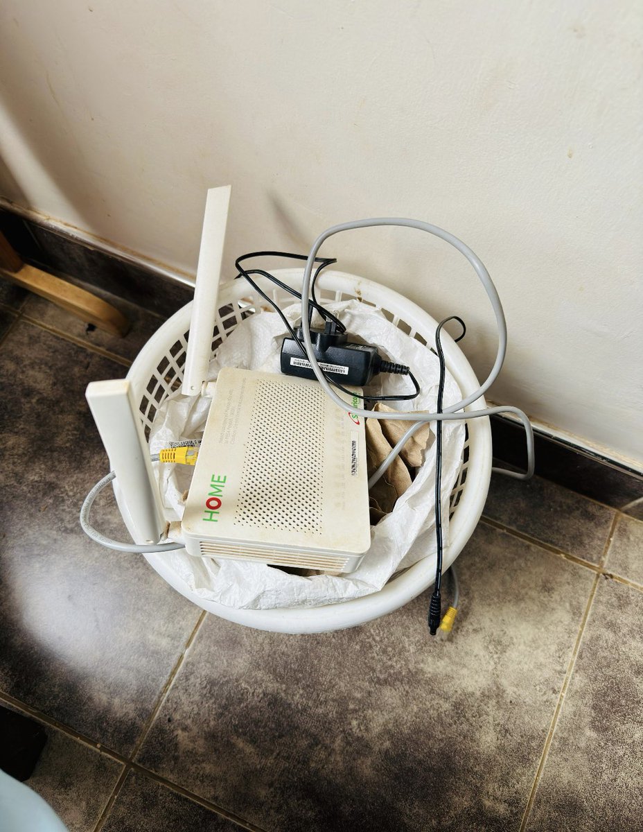 David_M_Mudola's tweet photo. Where #Safaricom belongs 🚮🚮 👇👇 https://t.co/RDmaTkWoWV