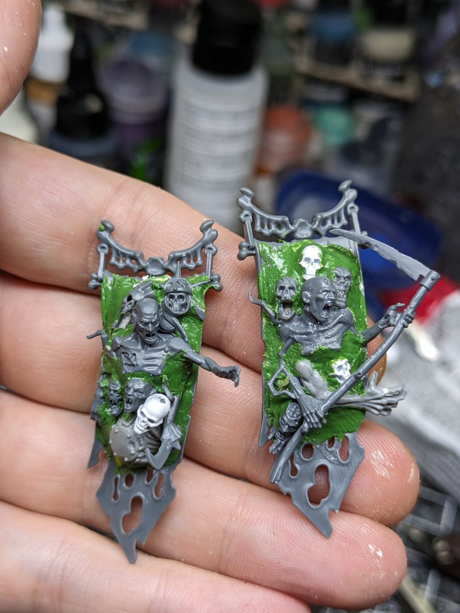 studio_erstwood's tweet image. Couple of cheeky little collages to give my Black Knights +1 control score. 

Love making these fellas.