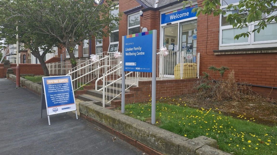 Linaker Family Hub is open this weekend - Saturday and Sundays 10:00am till 2:00pm ⏰

If you're struggling in the wake of the tragic events in Southport, our teams are here for you so please come in and talk to us 💙

📍Linaker St, Southport PR8 5DQ