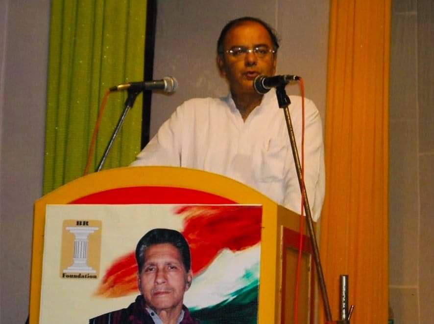 drrajdeeproy's tweet photo. Remembering the erudite statesman, Arun Jaitley, on his death anniversary. A brilliant orator, astute politician &amp; visionary leader, he left an indelible mark on India's governance. His legacy continues to inspire. 
#ArunJaitley 
#HumbleTributes https://t.co/qzTX0wVJbP