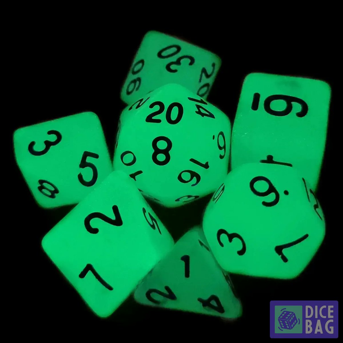 dicebag_'s tweet image. Elevate your D&amp;amp;D adventures with the mesmerizing Glow-in-the-Dark Dice Set! 🌟 Unleash your hero and roll for victory! #DnD #DiceArtistry #TabletopMagic #RollForAdventure 🎲🏹