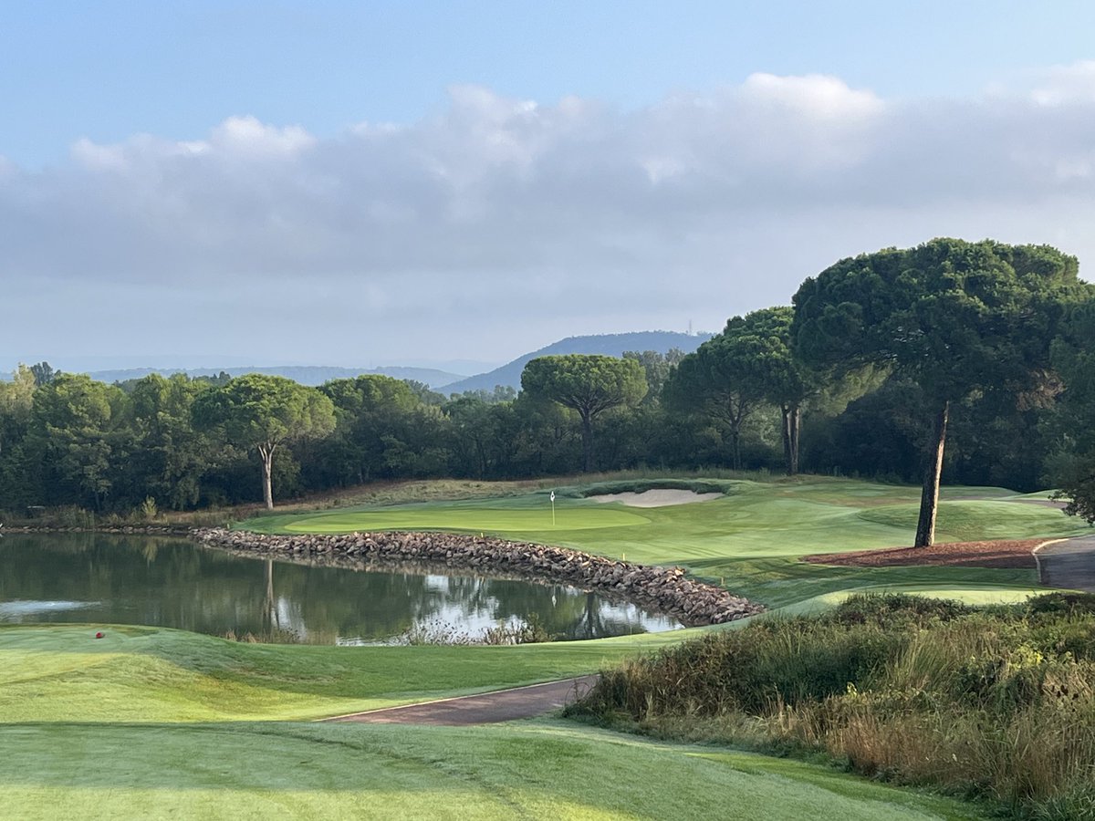 Late summer, temperatures dropping and colour returning ⁦@michael_gorman_⁩ ⁦<a href="/sbyrne1969/">Stephen Byrne</a>⁩ ⁦<a href="/CyprienComoy/">Cyprien Comoy</a>⁩ ⁦@TurfgrassC⁩ ⁦@julianmooney⁩ ⁦<a href="/fireman_ted/">Ian Smith</a>⁩