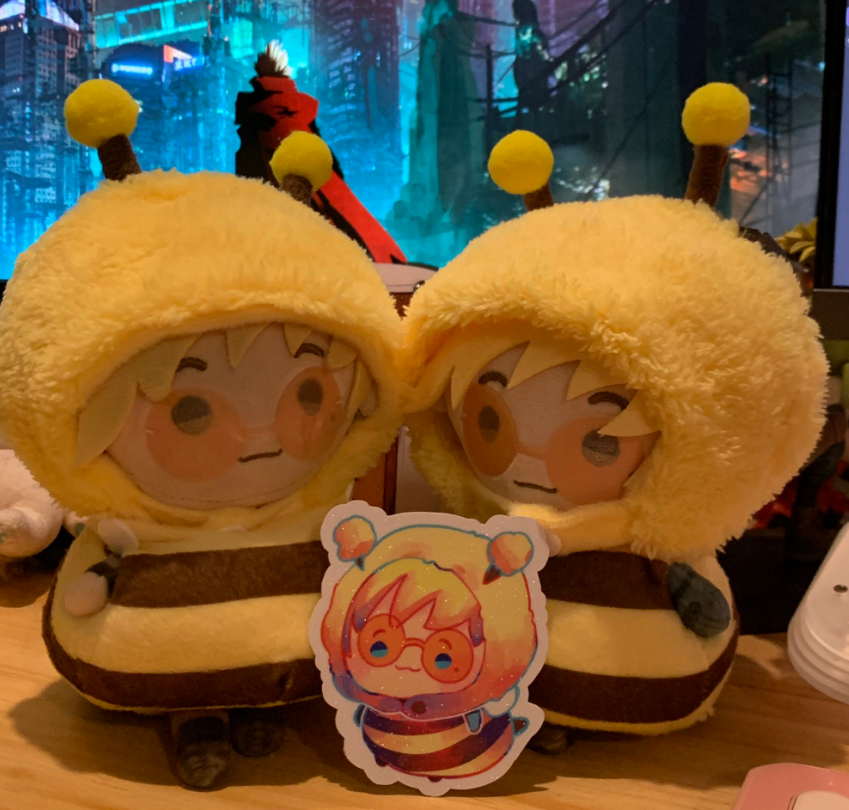 <a href="/crazynabe/">Yoshihiro Watanabe</a> bees!