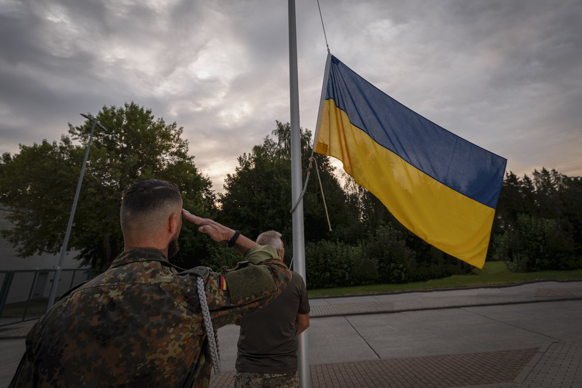 STC_EUMAM_UA's tweet photo. Today is the Independence Day of the 🇺🇦. Just a quick 🇺🇦-raising because the training on the Patriot and our support of 🇺🇦 continues today and every day until the aggression is stopped.
Slawa Ukrajini, Слава Україні!
#StandWithUkraine #IndependenceDay2024 #activedefence https://t.co/MsurfMXa2Q