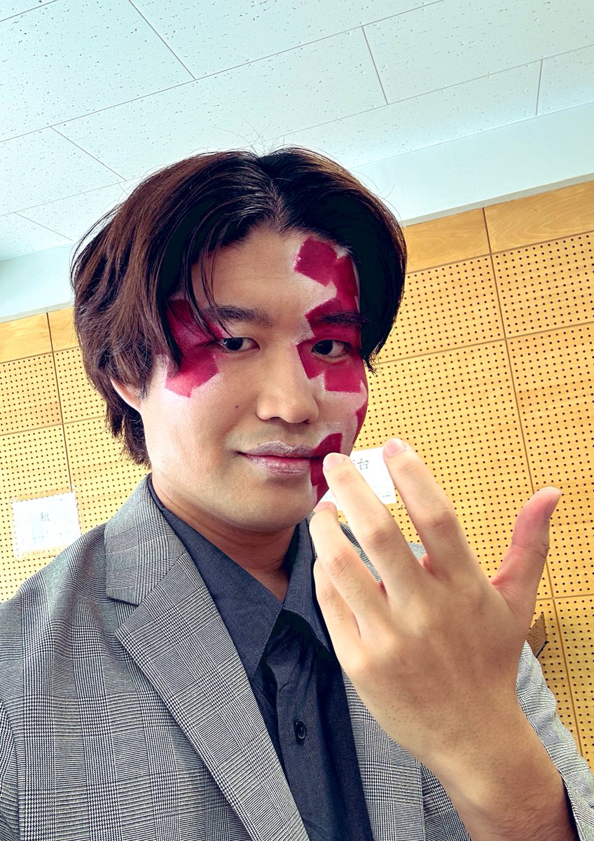 Arata_a910's tweet photo. 2日目マチネ無事終わりました！
ご来場ありがとうございました🙏

そしてこの後17時から千秋楽です！
最後までがんばります🟥 https://t.co/vOvjabvEeL