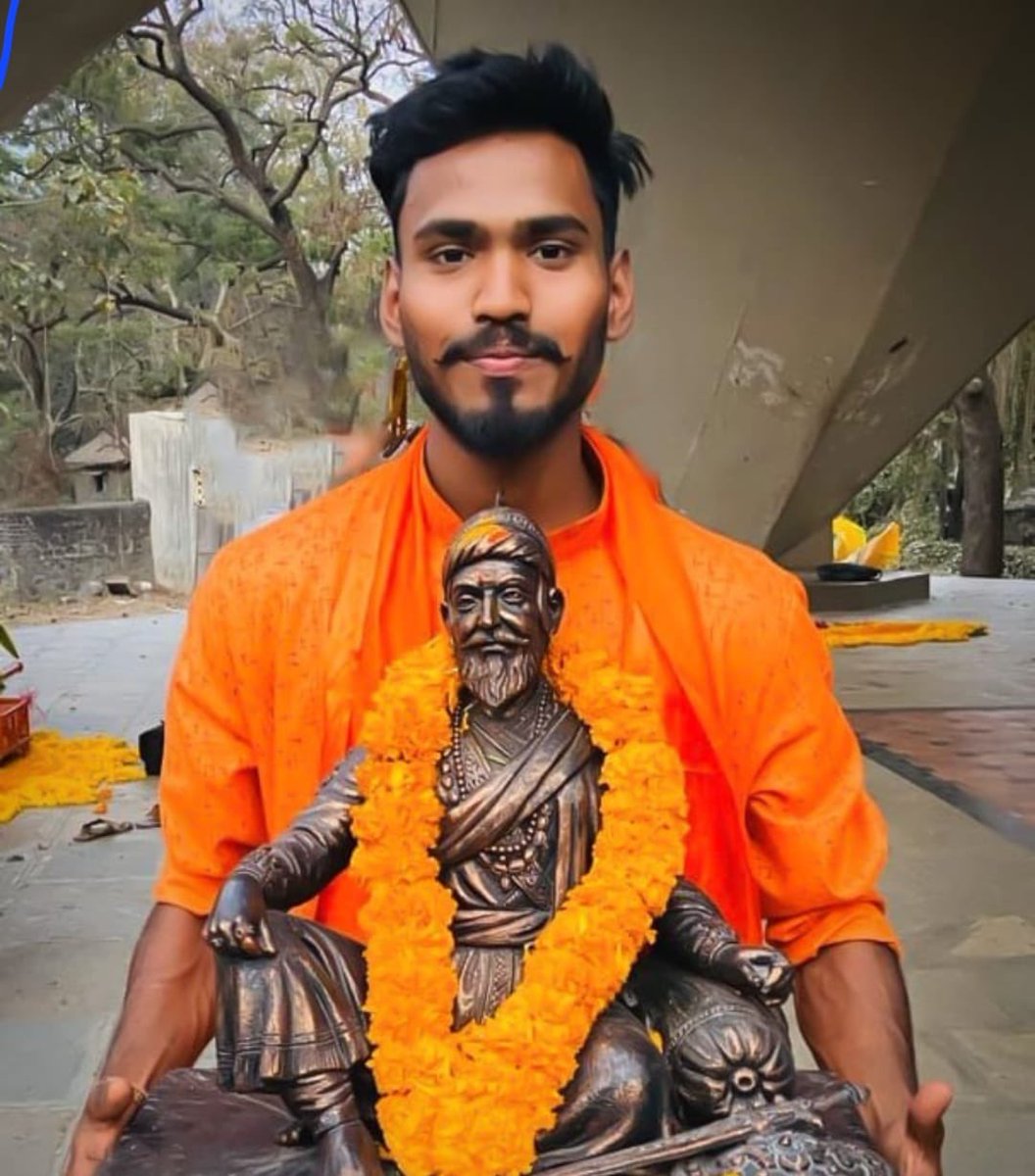 swati_gs's tweet photo. Extremely distressing 

Life of a young Pune University student, Aman Pardesi, is seriously under threat from Sar Tan Se Juda zombies after his support to Ramgiri Maharaj 

Ramgiri ji, as many would know, has the cowardly STSJ mobs across the country baying for his blood right now after he made a statement about Islam’s founder and a child bride. He said what Zakir Naik has said so many times 

Aman used social media to decry the threats faced by Ramgiri Ji. Yesterday, a group barged into his house in Malegaon and threatened him with death. His social media timeline is full of comments asking to behead him in a slaughterhouse 

It is duty of @CMOMaharashtra to protect the targets of STSJ mobs. Maharashtra has emerged as a key area of concern after murder of Umesh Kolhe over similar reason 

A member of our @sewanyaya team is physically present with Aman right now