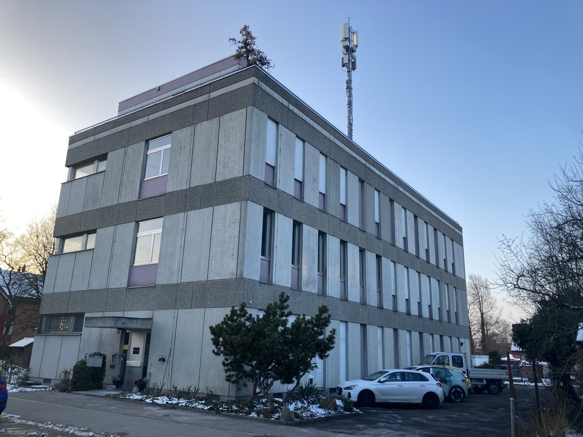 init7's tweet image. Bereit für ⚡️blitzschnelle Verbindungen?  
Prêt pour des connexions ultra-rapides ⚡️ ?

Unsere neuen #PoPs sind live!

- 680BNX #bernex
- 680PLA #vessy
- 650LYS #lyss

Alle geplanten und aktiven PoPs findet ihr unter ftth.init7.net.