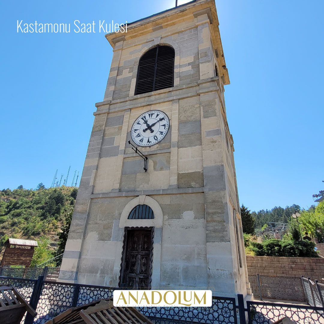 Sürgün yemiş bir yapı:Kastamonu Saat Kulesi
İstanbul Sarayburnu'nda II.Abdülhamid döneminde inşa edilen yapı, verdiği rahatsızlık sebebiyle Kastamonu'ya taşınmış. Kastamonuluların bağrına bastığı yapı, şehrin simgesine dönüşmüştür.
#anadolum #kulturelmiras #kastamonu #saatkulesi