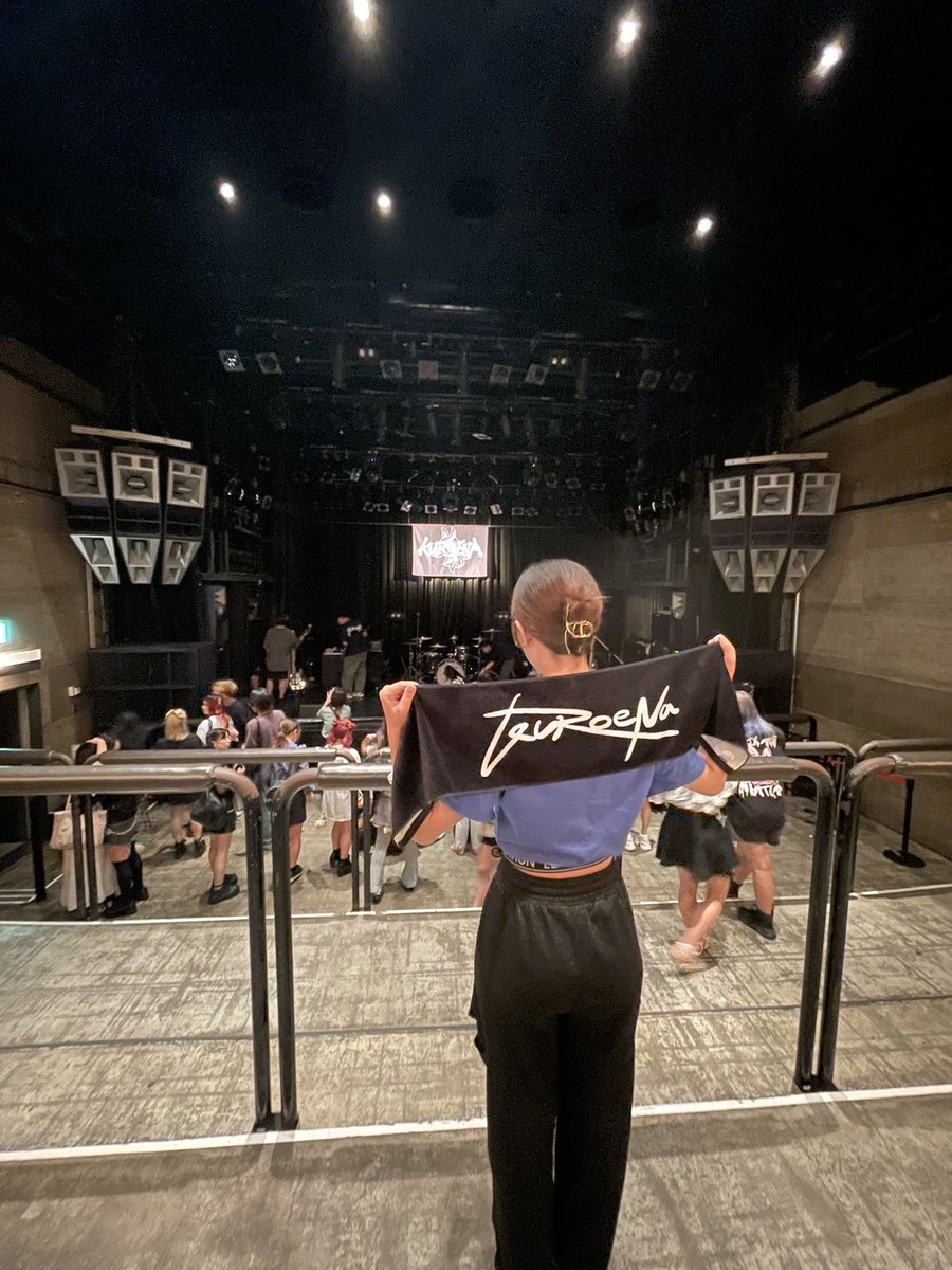 _yu_0326's tweet photo. 🖤2024.08.23🖤
🐺KUROENA 2nd Oneman Tour🐺
KUROENA、ENAAAさんと出会うことができてほんとに幸せでした💖
もっともっとENAAAさんと仲良くなりたかったです🥲
KUROENAのライブ照明できなかったのが本当に心残りです。
いつかソロ活動でのライブでは照明やらせてください!
#KUROENA #ENAAA https://t.co/mD2XkHJjuf