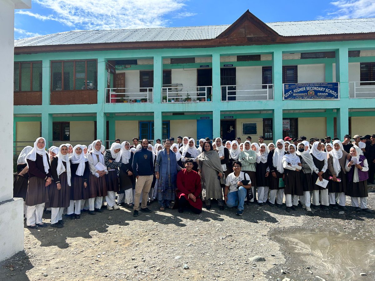 HumasUpliftment's tweet photo. @lg_ladakh
@LAHDC_Kgl @ZakirHussain078 
Humas Upliftment Organization and HVT Organised First STEM Education Camp.
Handed over Flodscope to Higher https://t.co/xKYwVgl9dI Bhimbhat 
Thanks to Dr.Anshu Harshal Two Asoka University Scholors https://t.co/mHLiMmdjFI